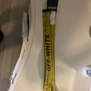 Off white classics industrial web logo belt yellow/black